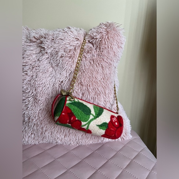 Juicy Couture Handbags - JUICY COUTURE Y2K Vintage Very Rare Cherry Barrel Bag🍒